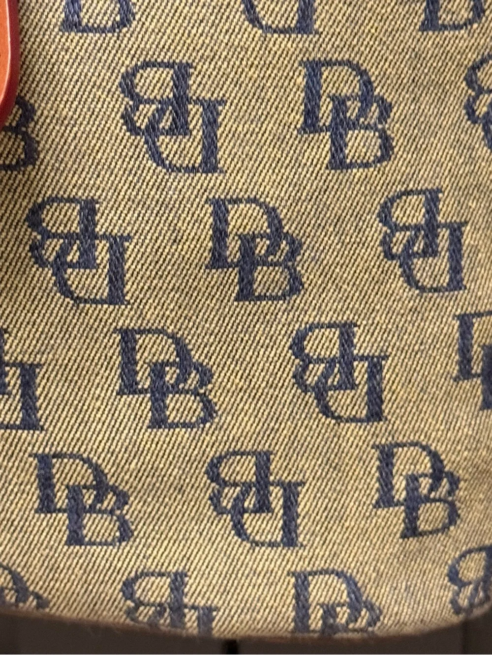 Dooney & Bourke Canvas Bucket Bag Leather Trim *dust bag & key fob included * - Picture 3 of 15